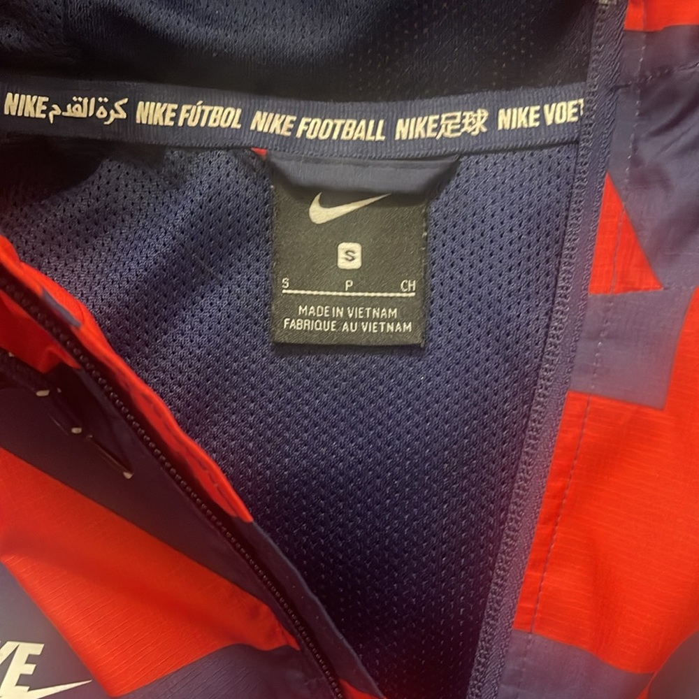 Nike 2021-2022 Men’s USA Lightweight Jacket - Picture 5 of 6